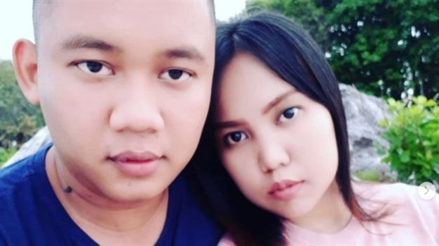 Vụ rơi máy bay Indonesia: Cô dâu mặc váy cưới theo di nguyện 'nếu anh không về' Vu roi may bay Indonesia: Co dau mac vay cuoi theo di nguyen 'neu anh khong ve'