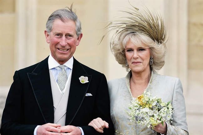 Mối tình thăng trầm qua 5 thập kỷ của Thái tử Charles và Camilla Moi tinh thang tram qua 5 thap ky cua Thai tu Charles va Camilla