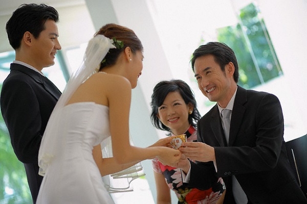 Mẹ đòi từ mặt con gái khi ngày cưới cận kề Me doi tu mat con gai khi ngay cuoi can ke