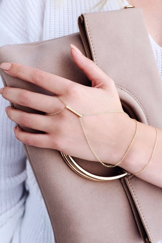 Cách đeo nhẫn độc đáo làm đẹp đôi tay ngà Cach deo nhan doc dao lam dep doi tay nga