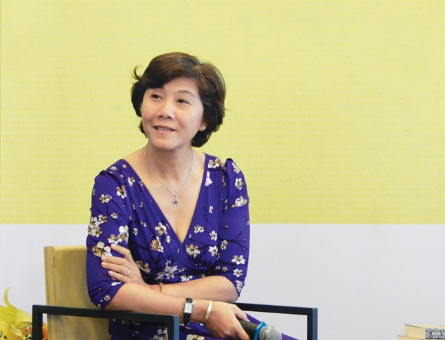 Tiến sĩ Nguyễn Thị Hậu: 'Ngành du lịch không thể đổ thừa cho ngành khác' Tien si Nguyen Thi Hau: 'Nganh du lich khong the do thua cho nganh khac'
