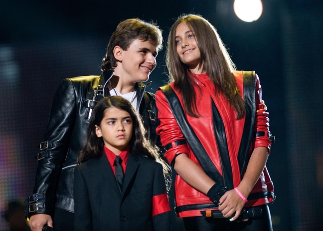 Con gái Michael Jackson tiều tuỵ, mất kiểm soát hành vi Con gai Michael Jackson tieu tuy, mat kiem soat hanh vi