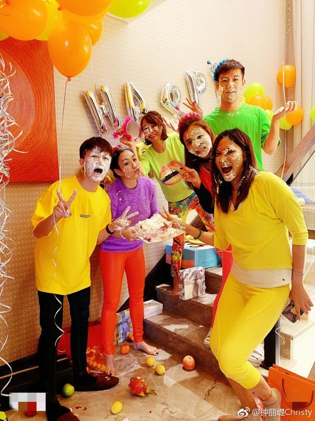 Mỹ nhân gốc Việt Chung Lệ Đề bị con gái phản đối mang thai lần 4 với chồng trẻ My nhan goc Viet Chung Le De bi con gai phan doi mang thai lan 4 voi chong tre