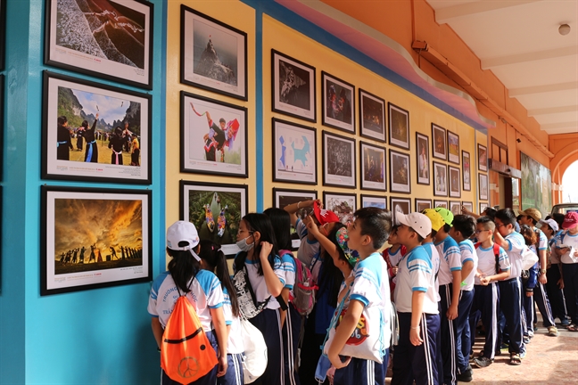 Ảnh về làng nghề bánh hỏi đạt giải 'Ảnh Di sản Việt Nam 2018' Anh ve lang nghe banh hoi dat giai 'Anh Di san Viet Nam 2018'