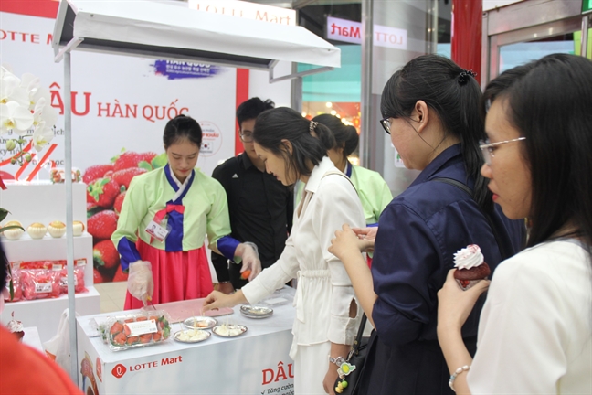 Cuối tuần mua đặc sản Tây Bắc và dâu tây Hàn Quốc giá ưu đãi Cuoi tuan mua dac san Tay Bac va dau tay Han Quoc gia uu dai