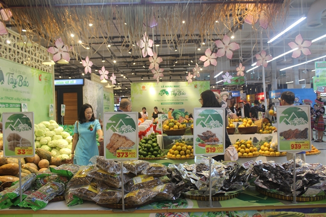 Cuối tuần mua đặc sản Tây Bắc và dâu tây Hàn Quốc giá ưu đãi Cuoi tuan mua dac san Tay Bac va dau tay Han Quoc gia uu dai