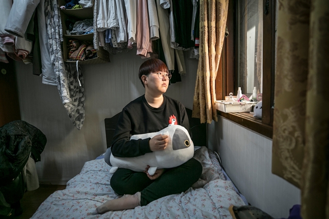 Những phụ nữ quyết phá bỏ lối mòn ‘sắc đẹp thẩm mỹ’ ở Hàn Quốc Nhung phu nu quyet pha bo loi mon ‘sac dep tham my’ o Han Quoc