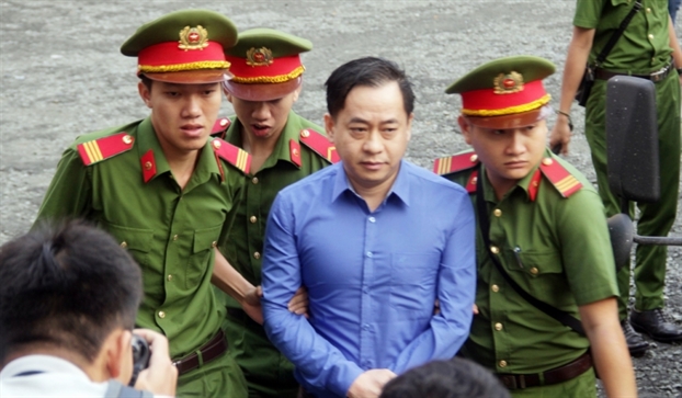 Cách ly Vũ 'nhôm' để xét hỏi dàn cựu lãnh đạo Ngân hàng Đông Á Cach ly Vu 'nhom' de xet hoi dan cuu lanh dao Ngan hang Dong A