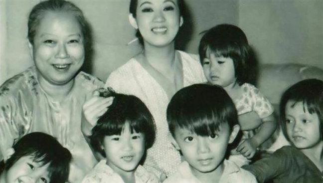 Đời thường của NSƯT Thanh Nga qua những bức ảnh hiếm Doi thuong cua NSUT Thanh Nga qua nhung buc anh hiem