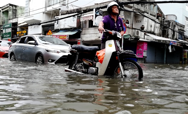 Chủ tịch HĐND Nguyễn Thị Quyết Tâm: Đại biểu khách quan với lá phiếu của mình Chu tich HDND Nguyen Thi Quyet Tam: Dai bieu khach quan voi la phieu cua minh