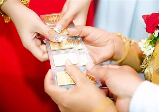 Gửi vàng cưới cho mẹ chồng, con dâu tá hỏa khi đòi lại Gui vang cuoi cho me chong, con dau ta hoa khi doi lai