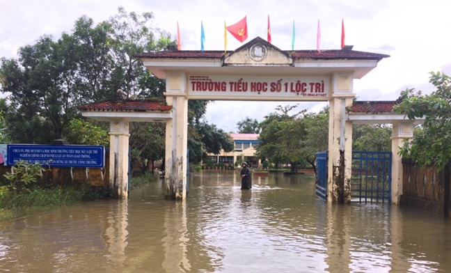 Thừa Thiên - Huế: Khẩn cấp bảo đảm an toàn hồ chứa, rà soát phương án sơ tán dân Thua Thien - Hue: Khan cap bao dam an toan ho chua, ra soat phuong an so tan dan