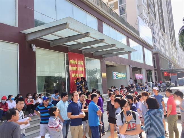 Giao nhà trễ hẹn, Công ty Phú Hoàng Anh còn đòi thanh lý hợp đồng, phạt lãi khách hàng Giao nha tre hen, Cong ty Phu Hoang Anh con doi thanh ly hop dong, phat lai khach hang