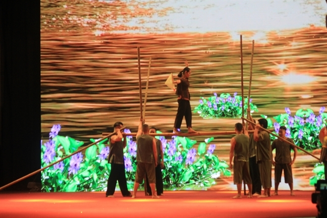 Tinh giản biên chế ở các đơn vị nghệ thuật: Đau, nhưng cần thiết Tinh gian bien che o cac don vi nghe thuat: Dau, nhung can thiet
