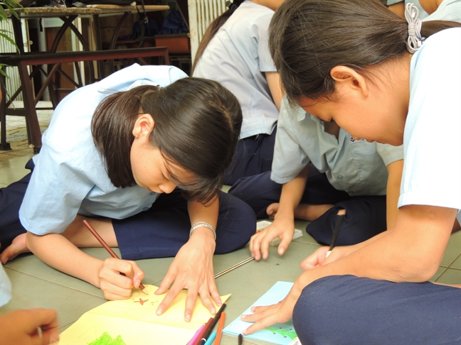 Hội LHPN TP.HCM: Tổ chức 'Bữa ăn yêu thương' mùa Giáng sinh cho học trò nghèo Hoi LHPN TP.HCM: To chuc 'Bua an yeu thuong' mua Giang sinh cho hoc tro ngheo