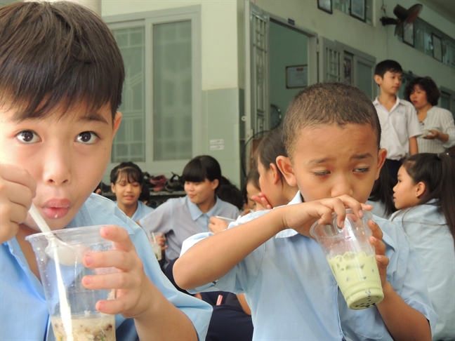 Hội LHPN TP.HCM: Tổ chức 'Bữa ăn yêu thương' mùa Giáng sinh cho học trò nghèo Hoi LHPN TP.HCM: To chuc 'Bua an yeu thuong' mua Giang sinh cho hoc tro ngheo