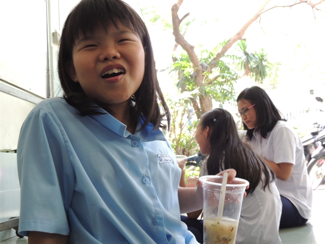 Hội LHPN TP.HCM: Tổ chức 'Bữa ăn yêu thương' mùa Giáng sinh cho học trò nghèo Hoi LHPN TP.HCM: To chuc 'Bua an yeu thuong' mua Giang sinh cho hoc tro ngheo