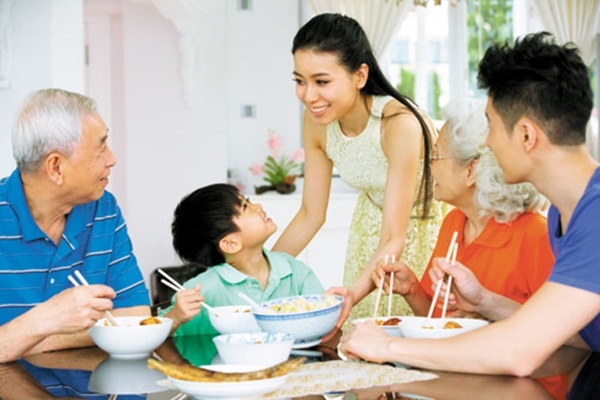 Đời tôi như nở hoa khi lấy được 'gái già' làm vợ Doi toi nhu no hoa khi lay duoc 'gai gia' lam vo