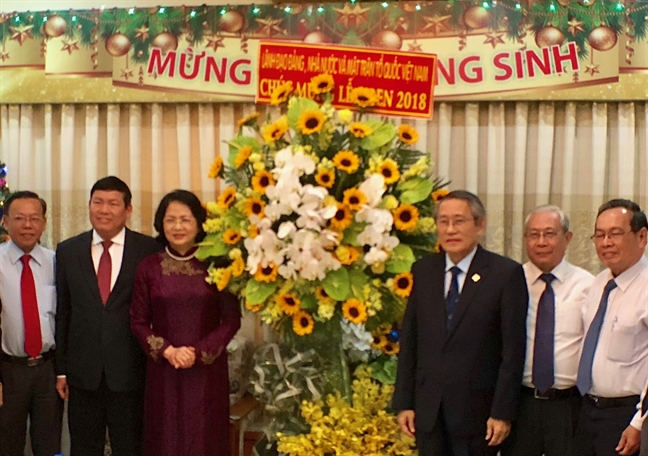 Phó Chủ tịch nước thăm, chúc mừng Giáng sinh tại TP.HCM Pho Chu tich nuoc tham, chuc mung Giang sinh tai TP.HCM