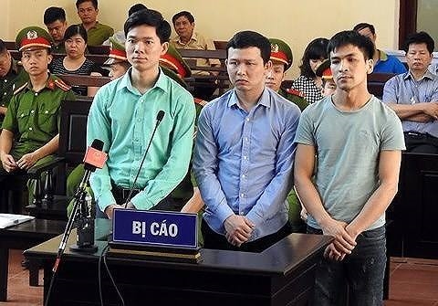 Xét xử vụ tai biến chạy thận làm 9 người chết tại Hòa Bình vào đầu năm 2019 Xet xu vu tai bien chay than lam 9 nguoi chet tai Hoa Binh vao dau nam 2019