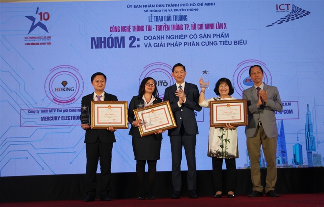 24 đơn vị, cá nhân nhận Giải thưởng Công nghệ thông tin -Truyền thông TP.HCM 24 don vi, ca nhan nhan Giai thuong Cong nghe thong tin -Truyen thong TP.HCM