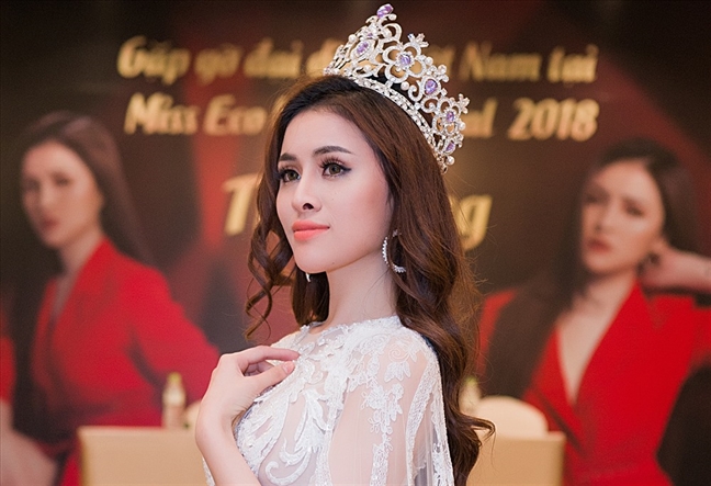 Nhan sắc Việt 2018: Chỉ có 'chấm sáng' H'Hen Niê trên bức tranh màu xám Nhan sac Viet 2018: Chi co 'cham sang' H'Hen Nie tren buc tranh mau xam