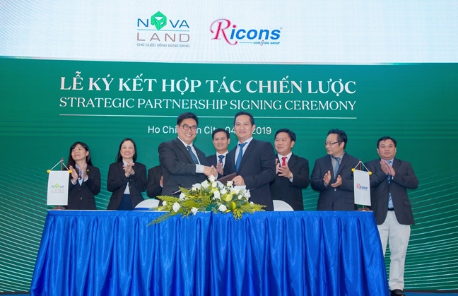 Novaland gặp mặt đối tác chiến lược và chia sẻ kế hoạch phát triển năm 2019 Novaland gap mat doi tac chien luoc va chia se ke hoach phat trien nam 2019