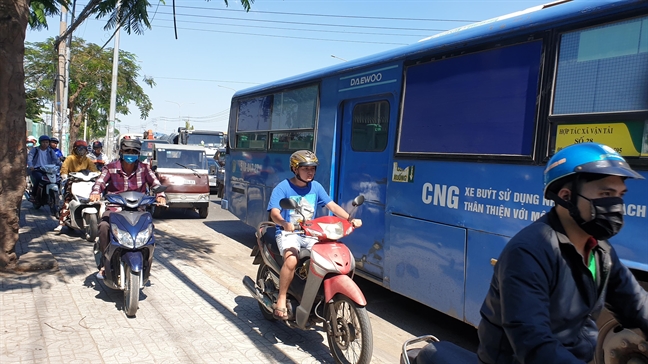 Không đi cầu vượt, tài xế vẫn phải đóng phí trạm BOT An Sương – An Lạc? Khong di cau vuot, tai xe van phai dong phi tram BOT An Suong – An Lac?