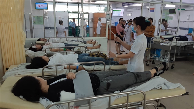 Xe chở 22 sinh viên ở Kiên Giang rơi xuống vực đèo Hải Vân Xe cho 22 sinh vien o Kien Giang roi xuong vuc deo Hai Van