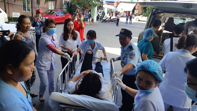 Xe chở 22 sinh viên ở Kiên Giang rơi xuống vực đèo Hải Vân Xe cho 22 sinh vien o Kien Giang roi xuong vuc deo Hai Van