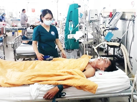 Dùng bia giải ngộ độc rượu là đúng phác đồ điều trị Dung bia giai ngo doc ruou la dung phac do dieu tri
