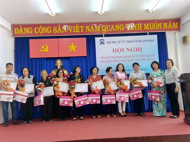 Hội Phụ nữ từ thiện TP.HCM: Gần 11,5 tỷ đồng thực hiện các hoạt động hỗ trợ người yếu thế Hoi Phu nu tu thien TP.HCM: Gan 11,5 ty dong thuc hien cac hoat dong ho tro nguoi yeu the