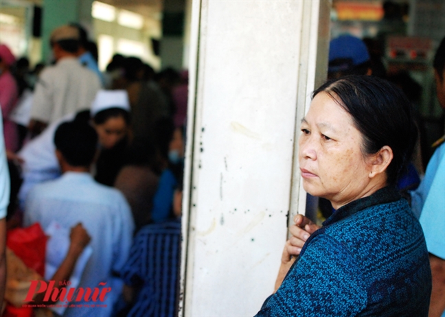 Nhiều bệnh nhân không được bảo hiểm y tế thanh toán vì bệnh viện quận chuyển viện Nhieu benh nhan khong duoc bao hiem y te thanh toan vi benh vien quan chuyen vien
