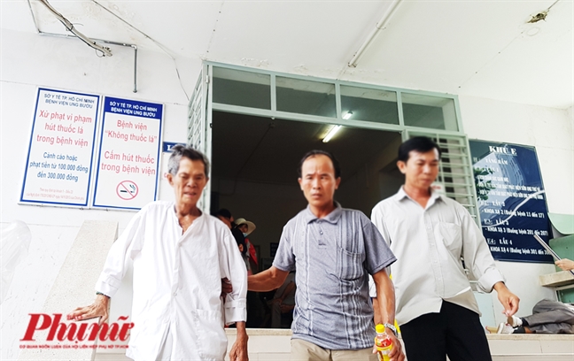 Nhiều bệnh nhân không được bảo hiểm y tế thanh toán vì bệnh viện quận chuyển viện Nhieu benh nhan khong duoc bao hiem y te thanh toan vi benh vien quan chuyen vien