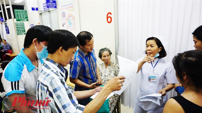 Nhiều bệnh nhân không được bảo hiểm y tế thanh toán vì bệnh viện quận chuyển viện Nhieu benh nhan khong duoc bao hiem y te thanh toan vi benh vien quan chuyen vien