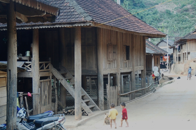 Nỗi ám ảnh của những bà mẹ vượt biên đi bán bào thai Noi am anh cua nhung ba me vuot bien di ban bao thai
