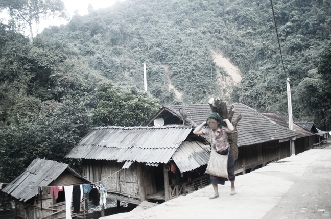Nỗi ám ảnh của những bà mẹ vượt biên đi bán bào thai Noi am anh cua nhung ba me vuot bien di ban bao thai