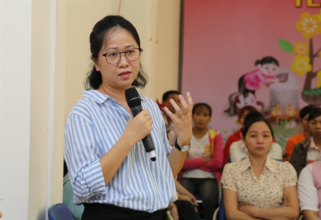 Báo Phụ nữ TP.HCM trao quà tết cho chị em công nhân Bao Phu nu TP.HCM trao qua tet cho chi em cong nhan