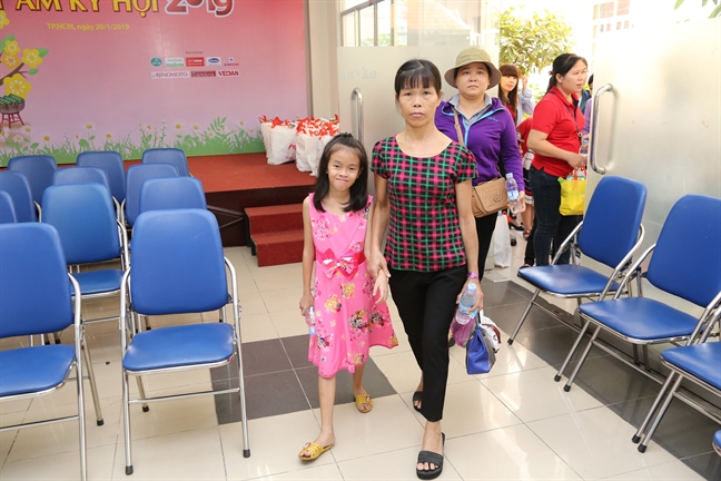 Báo Phụ nữ TP.HCM trao quà tết cho chị em công nhân Bao Phu nu TP.HCM trao qua tet cho chi em cong nhan