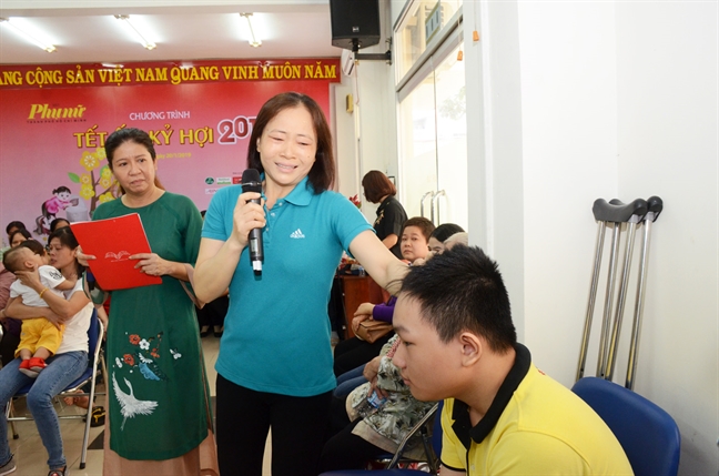 Món quà tình nghĩa đến với nữ công nhân xa quê Mon qua tinh nghia den voi nu cong nhan xa que
