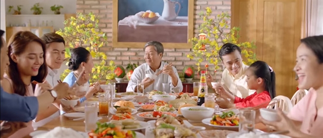 Phim ngắn quảng cáo tết giảm nước mắt, tăng tiếng cười Phim ngan quang cao tet giam nuoc mat, tang tieng cuoi