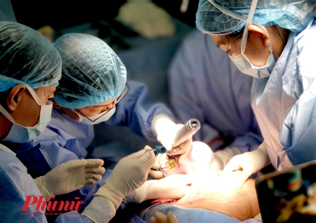 Bác sĩ mạnh dạn áp dụng kỹ thuật mới, người mẹ may mắn giữ lại được thai nhi Bac si manh dan ap dung ky thuat moi, nguoi me may man giu lai duoc thai nhi