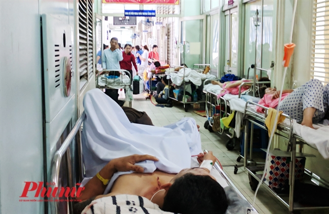 Cuối năm, nhiều người phải vào bệnh viện nối lại chi bị đứt lìa Cuoi nam, nhieu nguoi phai vao benh vien noi lai chi bi dut lia