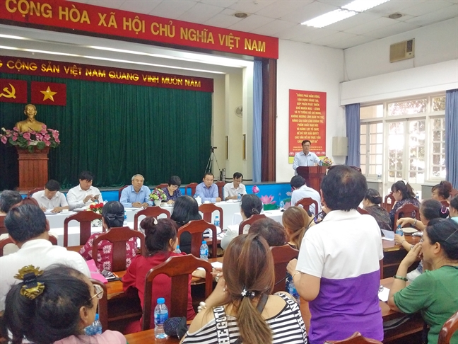 Chợ An Đông 1 (Q.5, TP.HCM): Tiểu thương đòi sở hữu quầy sạp, chính quyền nói 'không có cơ sở' Cho An Dong 1 (Q.5, TP.HCM): Tieu thuong doi so huu quay sap, chinh quyen noi 'khong co co so'