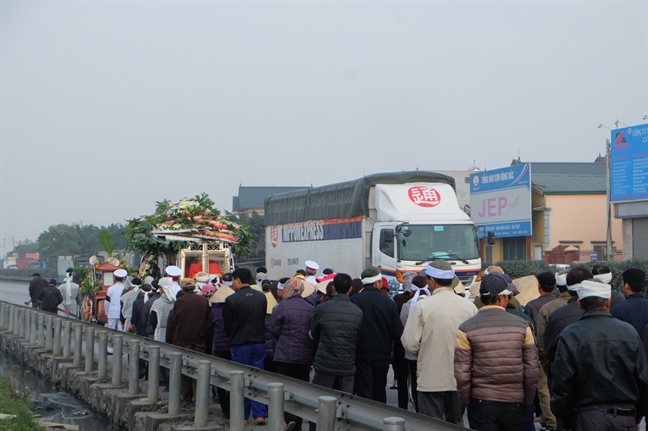 Vì sao công ty sở hữu xe tải gây tai nạn khiến 8 người tử vong bị tước giấy phép kinh doanh? Vi sao cong ty so huu xe tai gay tai nan khien 8 nguoi tu vong bi tuoc giay phep kinh doanh?