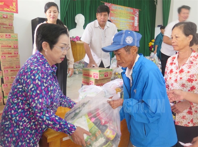 Lãnh đạo Trung ương, TP.HCM, Bộ Quốc phòng thăm chúc tết các cá nhân, đơn vị Lanh dao Trung uong, TP.HCM, Bo Quoc phong tham chuc tet cac ca nhan, don vi