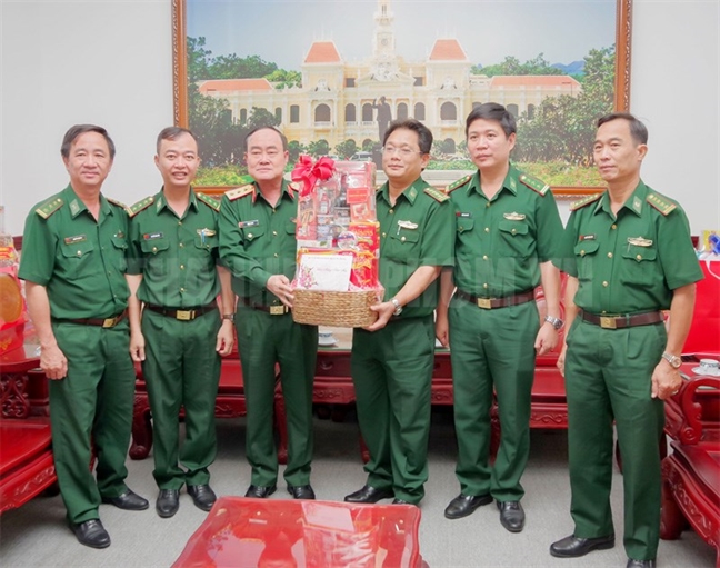Lãnh đạo Trung ương, TP.HCM, Bộ Quốc phòng thăm chúc tết các cá nhân, đơn vị Lanh dao Trung uong, TP.HCM, Bo Quoc phong tham chuc tet cac ca nhan, don vi