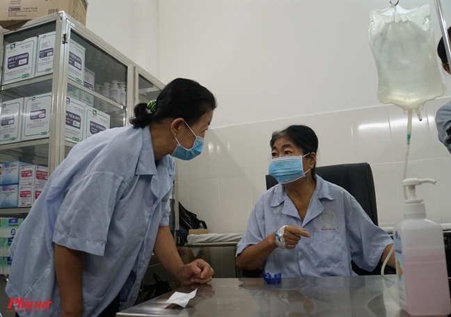 Cách giúp người bệnh thận tự lọc máu tại nhà để ăn tết bên người thân Cach giup nguoi benh than tu loc mau tai nha de an tet ben nguoi than