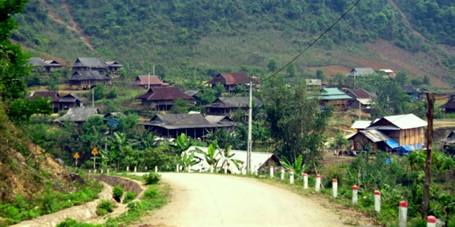 Chầm chậm ở Mường 'quên' Cham cham o Muong 'quen'