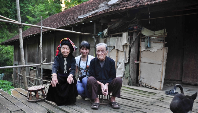 Chầm chậm ở Mường 'quên' Cham cham o Muong 'quen'